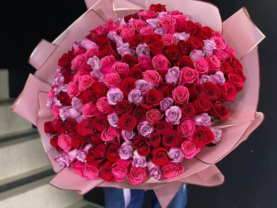 150 Hot Pink And Red Roses Bouquet
