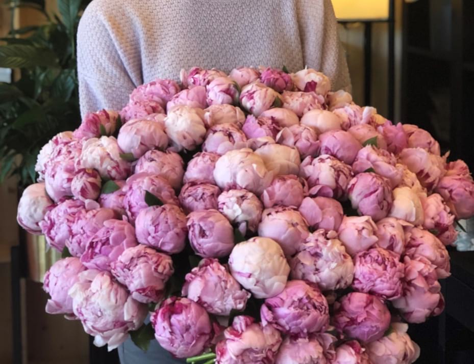 100 Luxury Hand Crafted Peonies Bouquet